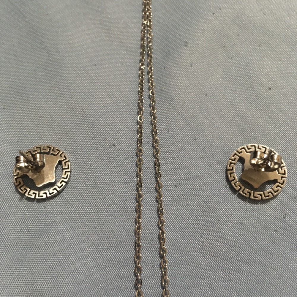 Matching set - Picture 3 of 3